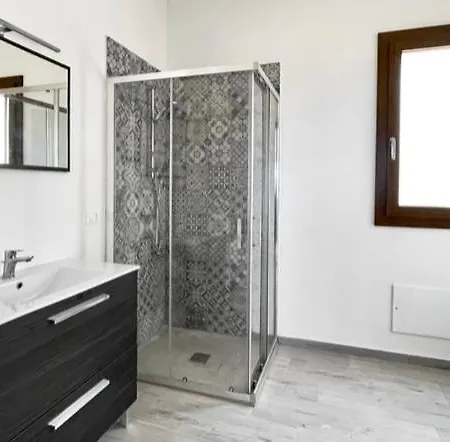 Felice Con Piscina Privata