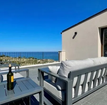 Felice Con Piscina Privata Villa